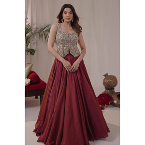 Conjunto de Lehenga Choli Premium para Mujer |   Blusa Corsé con Adornos Hechos a Mano y Falda de Satén con Vuelo - Product Image 1