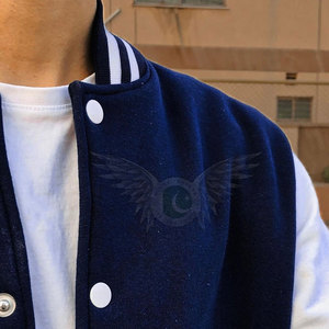 เสื้อแจ็คเก็ต Letterman Varsity แบบสั่งทำพิเศษสำหรับผู้ชาย สำหรับสโมสรกีฬา โรงเรียน และองค์กรต่างๆ เสื้อแจ็คเก็ตเบสบอล Varsity น้ำหนักเบาสำหรับผู้ชาย - Product Image 3