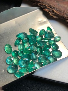 Piedras Preciosas de Esmeralda Natural Facetadas, Corte Esmeralda, Color Verde, Venta al Por Mayor para la Fabricación de Joyería - Product Image 2