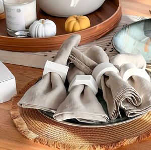 แหวนรองผ้าเช็ดปากเรซิ่นแบบเรียบง่ายเป็นมิตรกับสิ่งแวดล้อม ราคาขายส่ง สีตามสั่ง แหวนรองผ้าเช็ดปากเรซิ่น 6 สีให้เลือก - Product Image 4