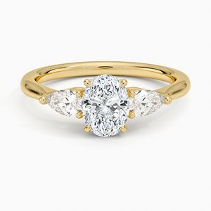 Anillo de Compromiso y Boda de Oro Amarillo con Tres Diamantes Cultivados en Laboratorio de Corte Ovalado, Certificado por IGI, VVS2, Anillo Nupcial Impresionante - Product Image 1