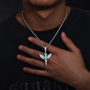 Colgante de Espada con Alas de Ángel de Lujo Estilo Hip Hop, con Moissanita y Plata Brillante, Joyería de Alta Gama para Fiestas y Eventos, Regalo Ideal - Product Image 2
