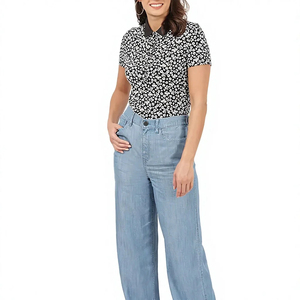 Polo de Manga Corta con Estampado Floral Blanco y Negro para Mujer, Estilo Casual Tejido, Corte Regular - Product Image 3