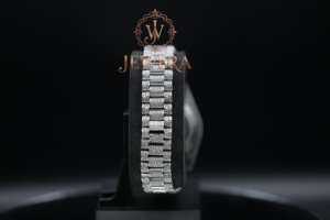 Reloj de Diamantes Moissanite de Lujo y Calidad Premium para Fiestas, Bodas y Uso Diario, Disponible a Precio de Exportación - Product Image 4