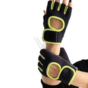 Gants de fitness pour la musculation en salle de sport, avec support pour les poignets, paume rembourrée, design respirant, confort et performance. - Product Image 5
