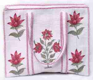 Bolso Tote Acolchado Floral Rosa, Bolso Tote de Algodón Hecho a Mano, Bolso de Compras con Estampado de Bloques, Bolso de Hombro Ligero - Product Image 1