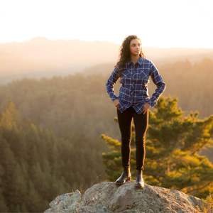 เสื้อเชิ้ตผ้าแฟลนเนลคุณภาพสูง สวมใส่สบาย ตัดเย็บตามสั่ง ผ้าฝ้าย 100% สำหรับผู้หญิง กระดุมหน้า แขนยาว เสื้อเชิ้ตผ้าแฟลนเนลสีพื้นสำหรับผู้หญิง - Product Image 3