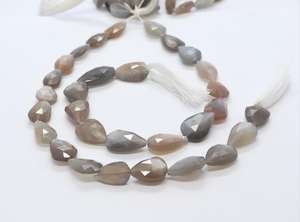 ลูกปัดมูนสโตนสีเทา AAA ทรงลูกแพร์เหลี่ยมเพชรพลอย ขนาด 10x16 มม. มูนสโตนธรรมชาติทรงลูกแพร์เจียระไน ขนาด 8 นิ้ว สำหรับทำเครื่องประดับ - Product Image 6