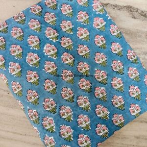 Tissu en coton imprimé traditionnel Jaipuri, coton cambriqué imprimé au bloc 60x60, tissu en coton à motifs. - Product Image 4