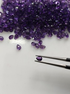 Ametista africana natural de 4x3 mm, corte pera, piedra preciosa suelta de la mejor calidad para la fabricación de joyas. - Product Image 1
