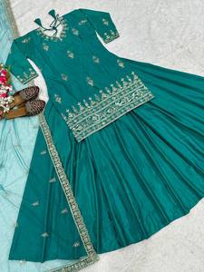 Women's Emerald <b>Green</b> <b>Silk</b> Salwar Kameez With Embroidered Dupatta Traditional Indian Wedding Wear Floor-Length Regular Fit - Product Image 4
