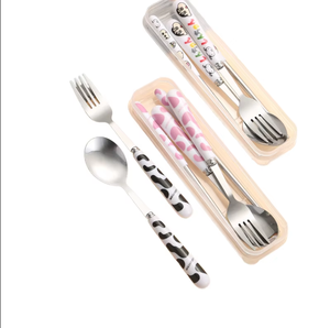 ชุดช้อนส้อมสแตนเลสสตีลดีไซน์โบราณสไตล์อเมริกันขายดี คุณภาพดี ทนทาน ใช้ในบ้าน ภาชนะใส่อาหาร ช้อนส้อมเงินแบบพิเศษ - Product Image 1