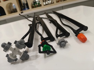 Micro-asperseur rotatif à engrenages 360° avec piquet de 60 cm en plastique pour l'irrigation des fermes et des serres - Product Image 6