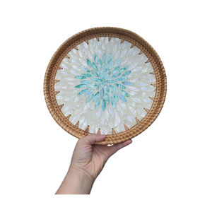 Cesta redonda de ratán natural de Vietnam, hecha a mano con ratán tejido, para servir comida, exhibir platos, almacenamiento y decoración del hogar. - Product Image 2