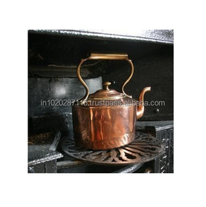 Hervidor de cobre antiguo artesanal con pátina natural y construcción tradicional ideal para coleccionistas y decoración rústica del hogar - Product Image 6