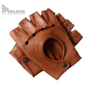 Gants de conduite personnalisés pour hommes en cuir véritable sans doigts, gants de moto perforés à demi-doigts avec boutons-pression et découpe aux jointures - Product Image 3