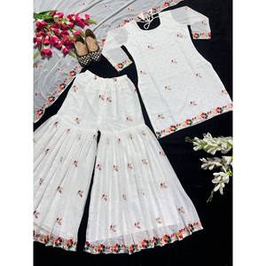 เซ็ตชุดปาร์ตี้ออกแบบโดยดีไซเนอร์สำหรับผู้หญิง sharara plazzo dupatta - Product Image 3