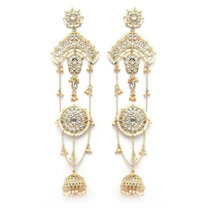 Pendientes de Perlas de Imitación Indias Tradicionales Vintage de Moda para Mujer al por Mayor, Diseño Oxidado, Chapados en Oro, con Cristales - Product Image 1