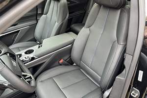 ข้อเสนอสุดคุ้ม รถยนต์ไฟฟ้า Lyriq RWD EV Crossover 340 แรงม้า แบตเตอรี่ 102 กิโลวัตต์ชั่วโมง พร้อมส่งมอบ - Product Image 4