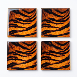 Juego de Posavasos Cuadrados de Cerámica Esmaltada con Diseño de Rayas de Tigre, Hechos a Mano, Antideslizantes para Mesa o Barra - Product Image 1