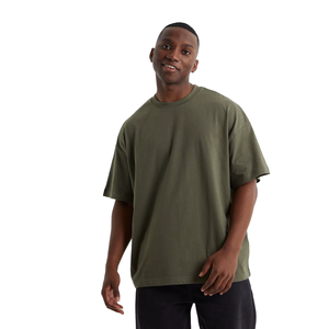Camiseta de algodón de punto liso verde oliva extragrande para hombre, de manga corta, cuello redondo, ajuste casual, largo regular, estilo liso. - Product Image 1