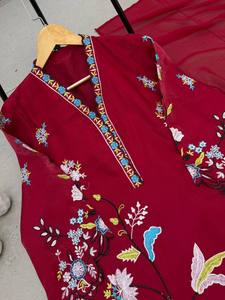 Ensemble ethnique indien/pakistanaise brodé rouge pour femme, tunique longue, pantalon palazzo, dupatta transparent, motif floral, séchage rapide, robe toutes saisons - Product Image 4