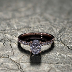 Anillo solitario de diamante de laboratorio de corte ovalado de oro de 14 quilates, Diamante CVD de 1 quilate con piedras laterales, joyería elegante de compromiso y boda - Product Image 1