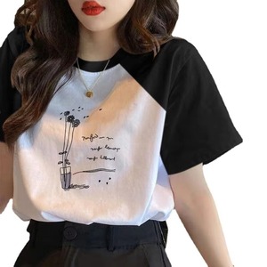 เสื้อยืดคอกลมแขนสั้นผู้หญิง ทรงหลวม พิมพ์ลายดอกไม้แบบวาดมือ ผ้าฝ้ายเจอร์ซีย์ 100% สำหรับฤดูใบไม้ผลิและฤดูร้อน - Product Image 4