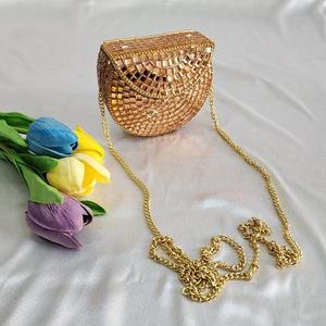 Elegante bolso de mano con adornos kundan y detalles intrincados, perfecto para bodas, fiestas y eventos festivos. - Product Image 6