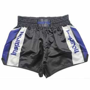 Shorts de Muay Thai personnalisés en gros pour clubs - Respirants, extensibles, séchage rapide, unisexe, pour adultes, pour la boxe et les arts martiaux - Product Image 3