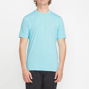 T-shirt de sport anti-UV bleu clair à manches courtes pour homme, séchage rapide, éco-responsable, en Spandex/Polyester, évacuation de l'humidité, idéal pour la course et la gym - Product Image 1