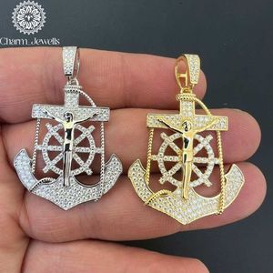 จี้รูปกากบาท Charm_Jewells เงินแท้ 925 ประดับโมอิสซาไนต์ ชุบทอง 18K สำหรับทุกเพศทุกวัย ได้รับการรับรองจาก IGI สไตล์ฮิปฮอป รูปทรงกลม - Product Image 2
