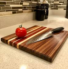 Planche à découper en bois pour les tâches de cuisine lourdes - Product Image 1