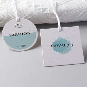 Étiquettes suspendues en papier spécial rose double couche de qualité supérieure pour vêtements, fabricant sur mesure - Product Image 2