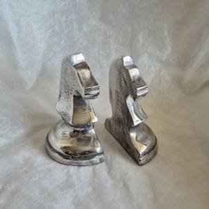 Sujetalibros Tradicionales de Aluminio para Escritorio, Decoración Profesional de Oficina, Mejora del Espacio de Trabajo, Accesorio Metálico Funcional Personalizable - Product Image 1