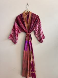 Robe kimono en soie tie-dye, tenue d'été faite à la main, robe colorée de luxe - Product Image 4