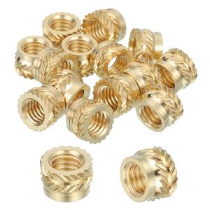 Insert hexagonal autobloquant en laiton, métrique M6, hauteur 8 mm, poli, longueur 10 mm, usiné CNC, classe 8, entièrement fileté - Product Image 1