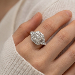 Bague de fiançailles et de mariage pour femme en or blanc 18 carats avec diamant véritable taille princesse, petit grappe de diamants, design populaire, haute qualité, délai de livraison court - Product Image 2