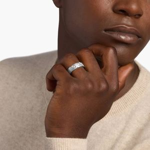 Anillo de Boda con Diamantes Diagonales en Oro Rosa - Product Image 2