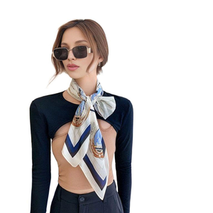 ผ้าพันคอสี่เหลี่ยมพิมพ์ลายดิจิตอลแบบพรีเมียมผ้าไหมเนื้อนุ่มน้ำหนักเบาเครื่องประดับแฟชั่นทันสมัยสำหรับผู้หญิงและผู้ชาย - Product Image 2