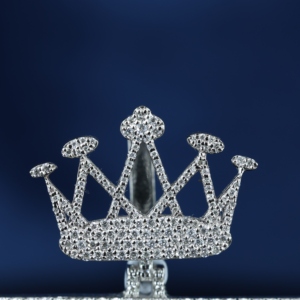 Hip Hop Jewelry Iced Out Moissanite Crown King Bail 925 Sterling Silver Gold Plated Letter Pendant for Men's - Product Image 2