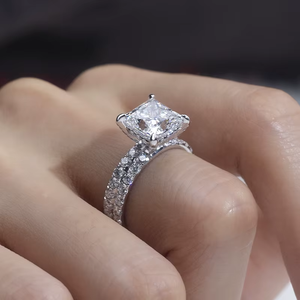 Bague de fiançailles en diamant taille princesse, style classique pour femme, pierre naturelle certifiée GIA, couleur D, or blanc - Product Image 3