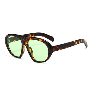 Lunettes de soleil tendance 2026 à monture intégrale avec verres AC et protection UV pour hommes et femmes, idéales pour les activités de plein air - Product Image 4