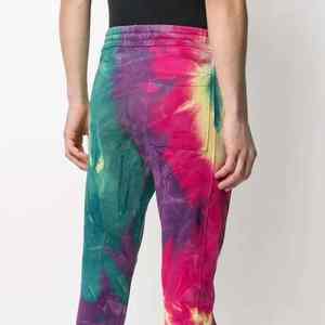 กางเกงจ็อกเกอร์ผู้ชายทรงสลิมฟิต พิมพ์ลายดิจิตอล กันลม เหมาะสำหรับออกกำลังกายและเล่นกีฬา - Product Image 2