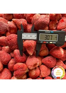 100% Natural Freeze Dried Strawberry Pieces Vietnam Processing Factory Ingredient for Granola Cereal Yogurt Ice Cream and Bevera - Product Image 1