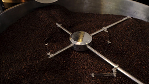 Kafei 250g Robusta Granos enteros Café 5% Humedad Sabor amargo Dalakon Bazan Tostado francés Larga vida útil Bolsa de origen de Vietnam - Product Image 6