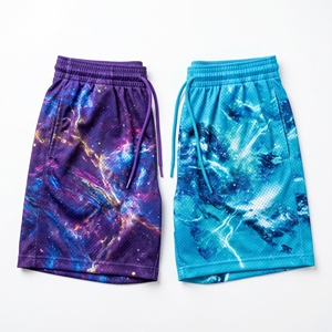 Shorts de malla Mineral Grid |   Pantalones Cortos Deportivos para Gimnasio con Estampado de Textura Sutil en Negro Mate y Gris Carbón - Product Image 4