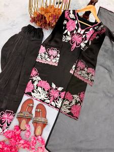 Lancement d'un nouveau look de soirée de créateur : haut en satin de verre pur, palazzo Farshi et ensemble dupatta. - Product Image 2