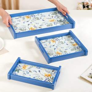 Ensemble de 3 plateaux de service en bois de tailles différentes, design emboîtable avec imprimé floral, utilisation au bureau et à la maison, matériau de qualité supérieure - Product Image 1