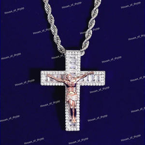 Colgante de Cruz de Jesús con Diamantes Moissanite VVS Engastados en Plata de Ley 925, Amuleto Religioso de Estilo Hip Hop - Product Image 2